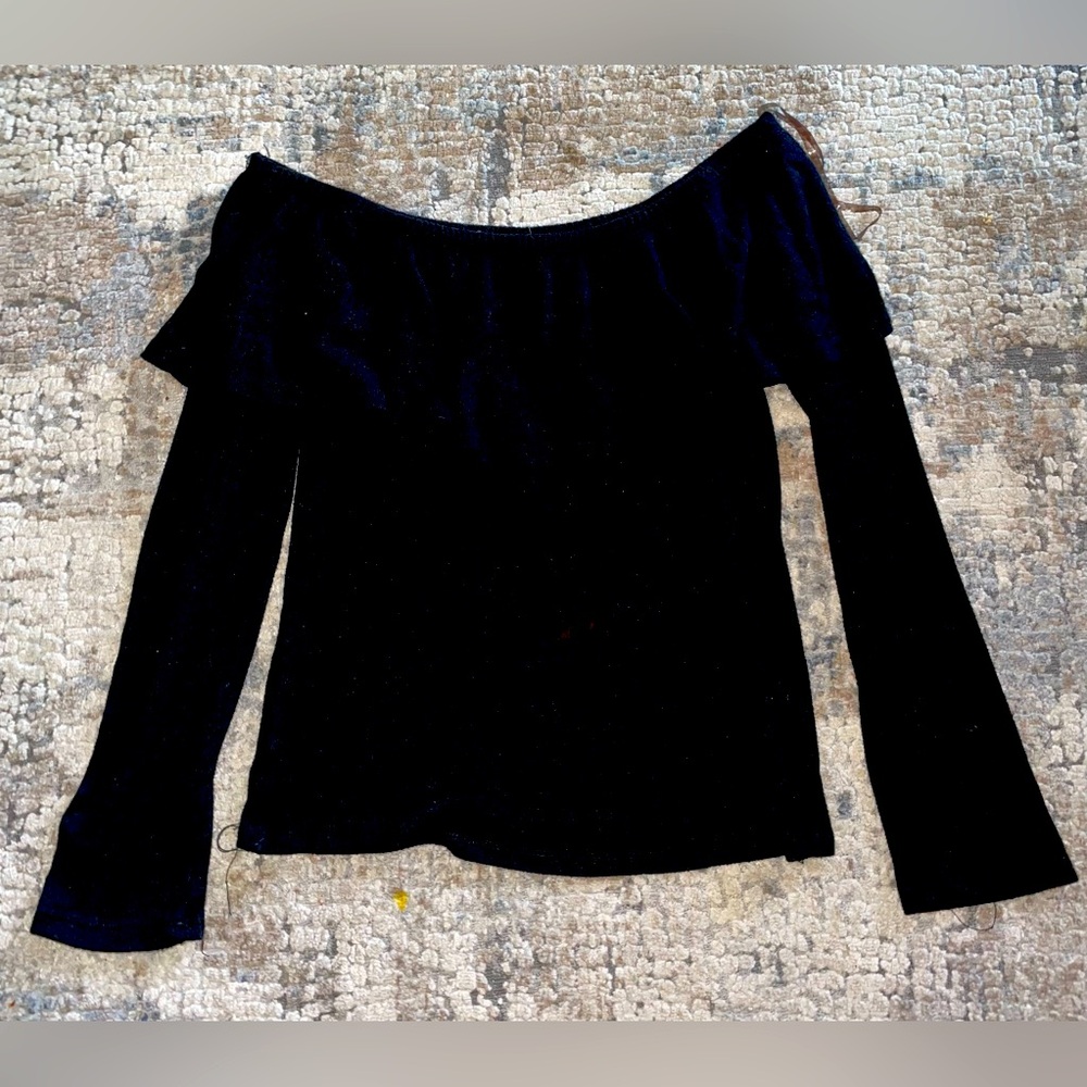 Heart & Hips Black Off-Shoulder Top size large